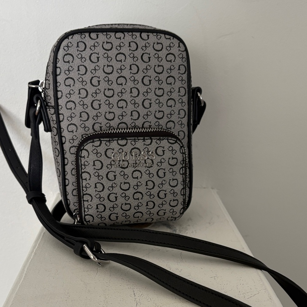 Guess Black and Gray Patterned Messenger Bag